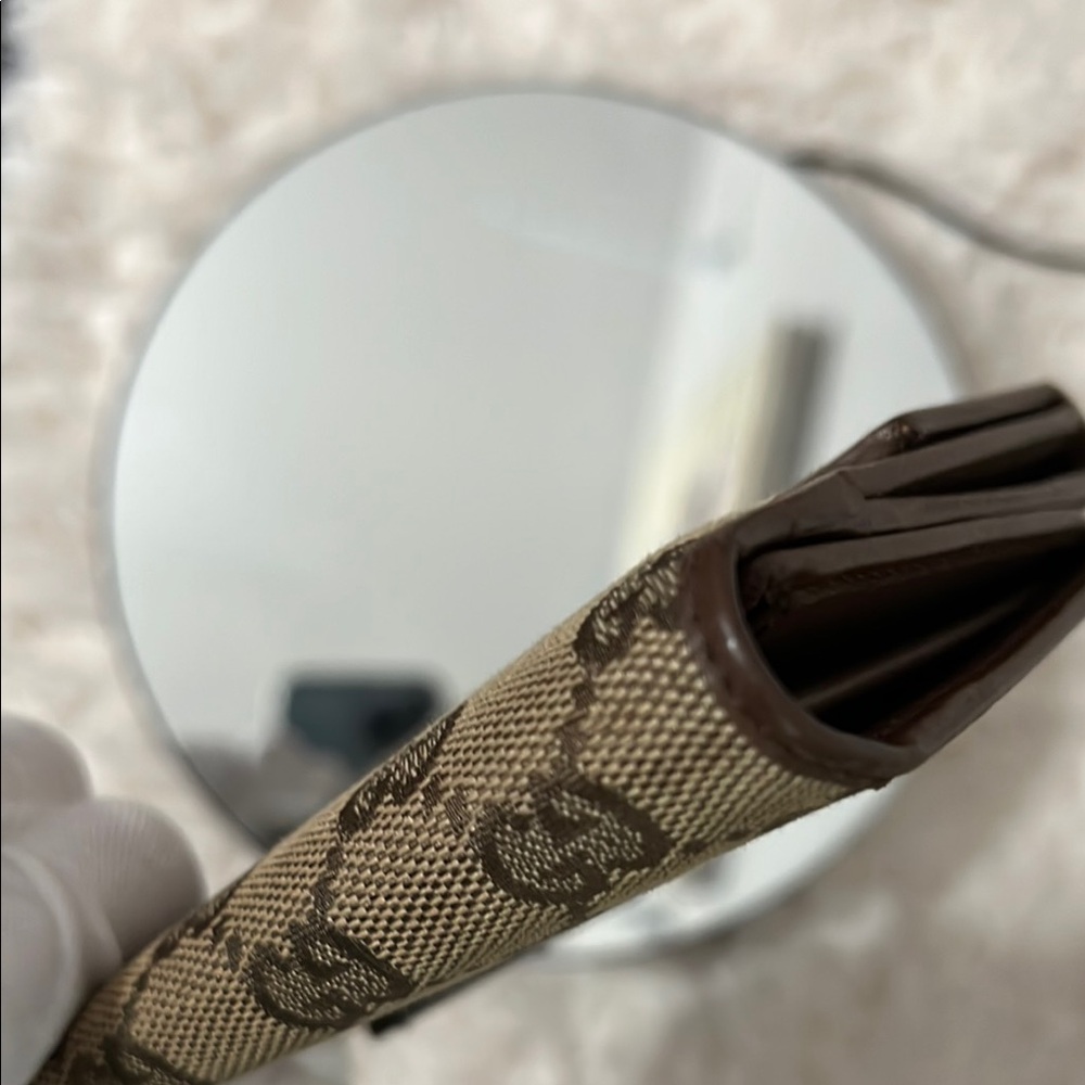 Gucci Monogram Tan Clutch Wallet Authentic EUC - Picture 16 of 17